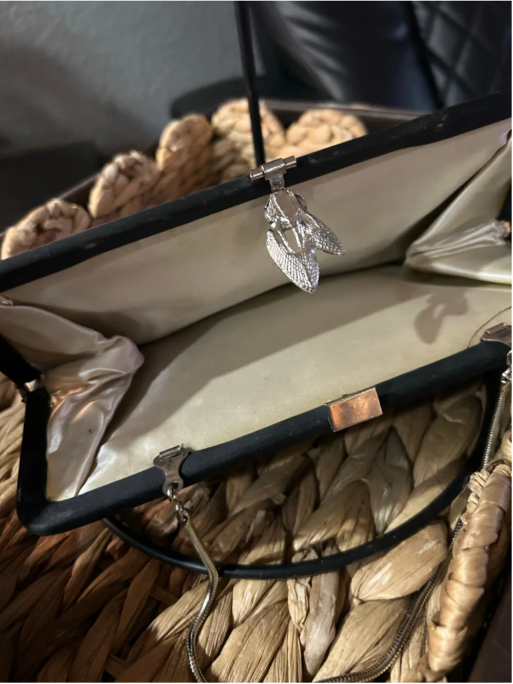 Women's Unbranded Black Satin Clutch with Silver Chain, One Size